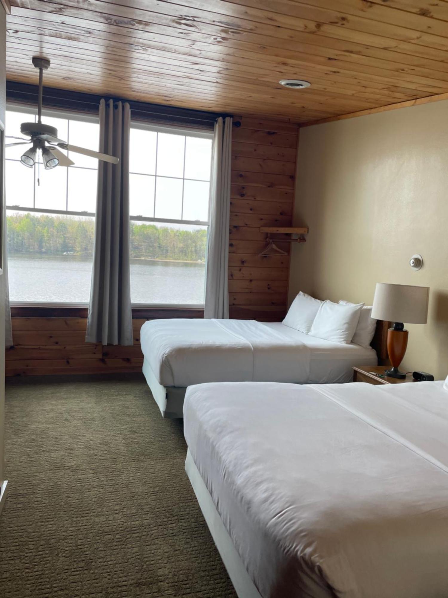 Hanging Horn Lakeside Resort Moose Lake Exteriör bild